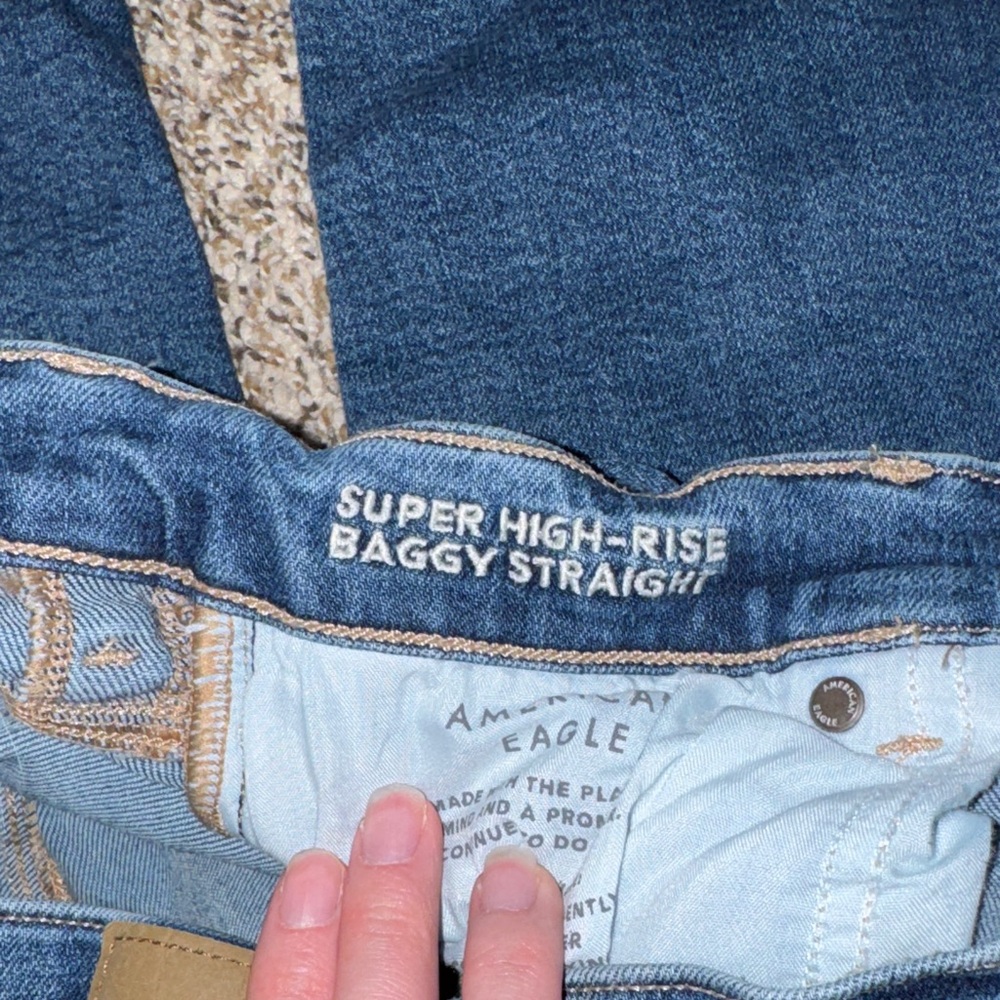 American Eagle Outfitters Super High Rise Baggy Straight Jeans - Picture 3 of 4